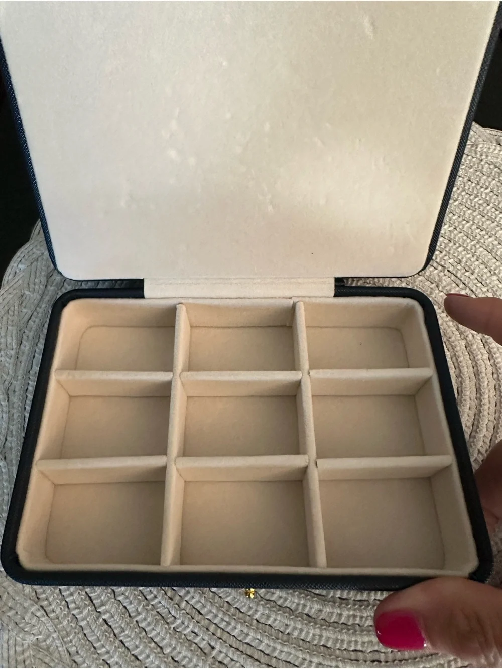 ⭐️NWOT⭐️ Navy Travel Jewelry Box with White Snap Strap